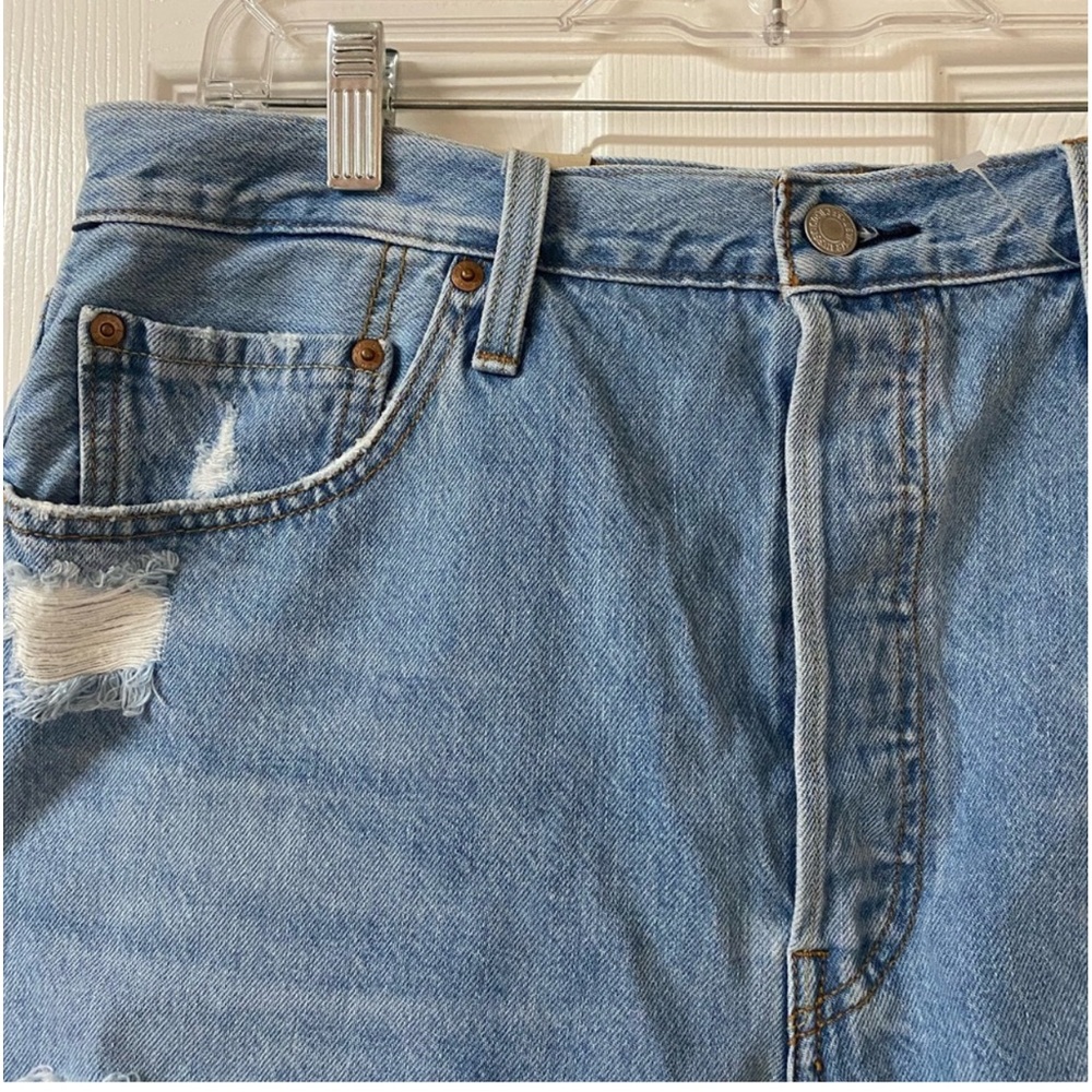 NWT! Levi's Premium 501® High Rise Button Fly Cotton Distressed Shorts Size 33” - Picture 9 of 16